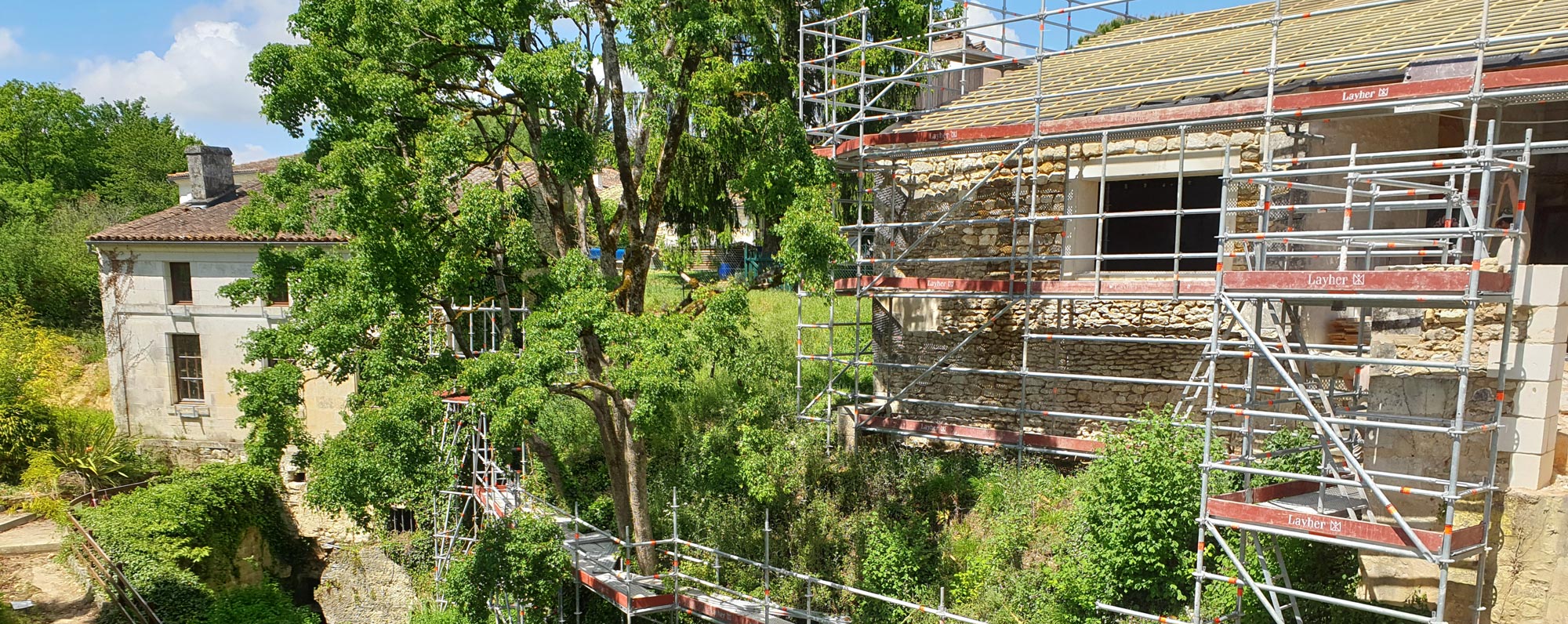 Vénérand - Lavoir, source et bâtiment accueil - Dal'échelle